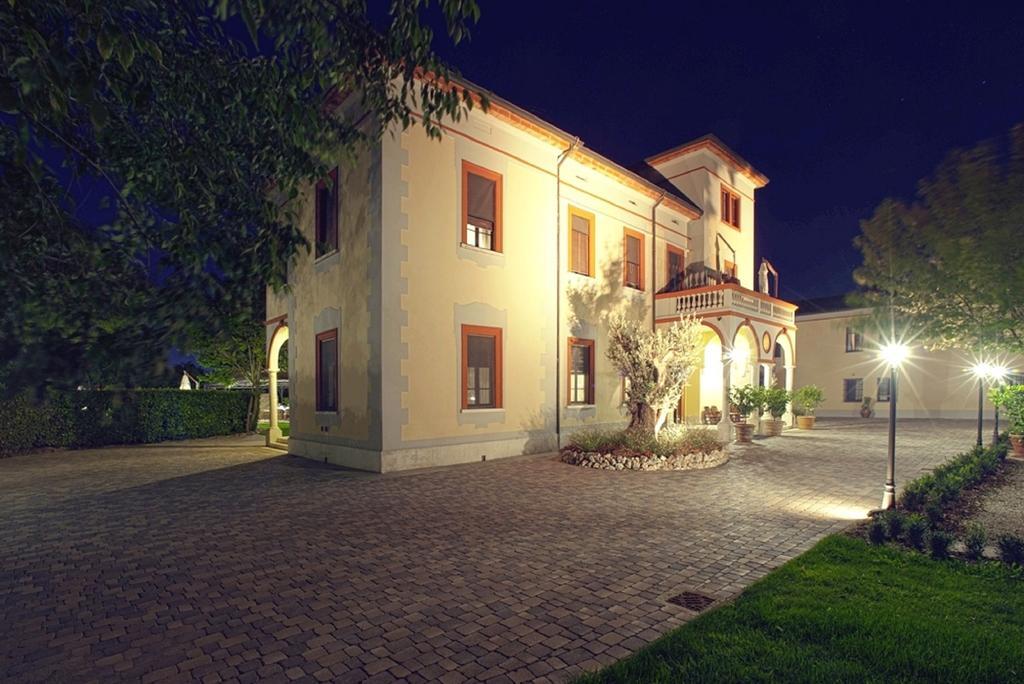 Villa Dei Tigli 920 Liberty Resort Rodigo Ngoại thất bức ảnh